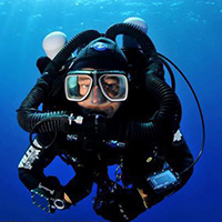 Peter Crane-scuba tech diving instructor on his megalodon rebreather