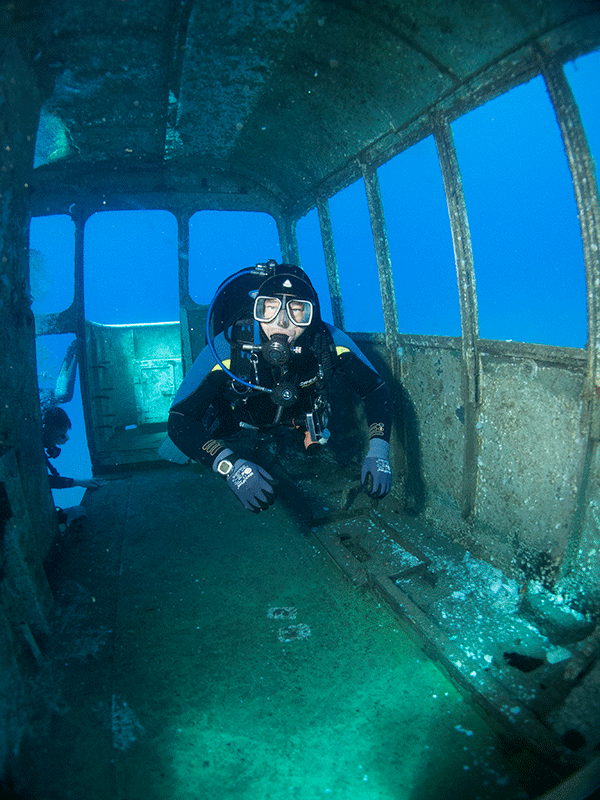 Diver on the Lady THetis Wreck for the advanced Adventure Diver course