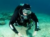 Technical Diver student completes line drill skills on his TDI technical diving course on twinset open circuit